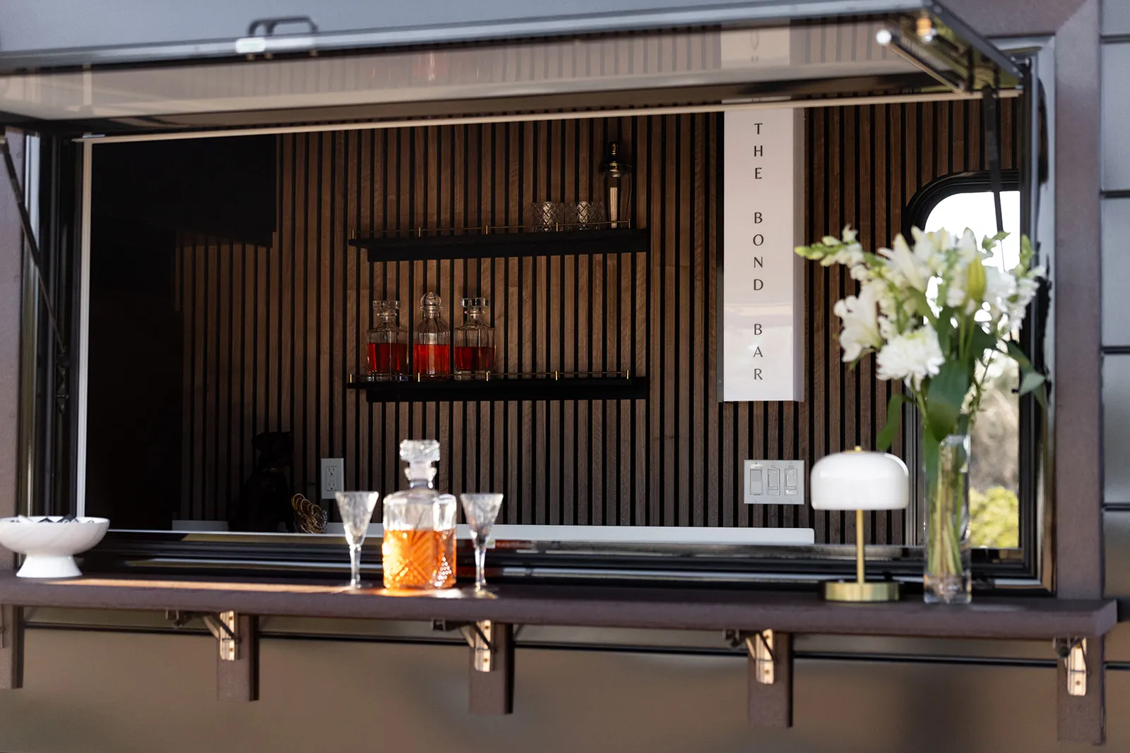 a look into the window of the bond bar