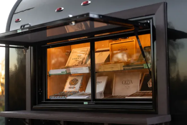 trailer cigar window