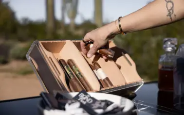 Mobile-Bar-and-Cigar-Lounge-Rentals